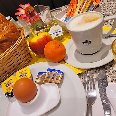 Christina Hotel 3*