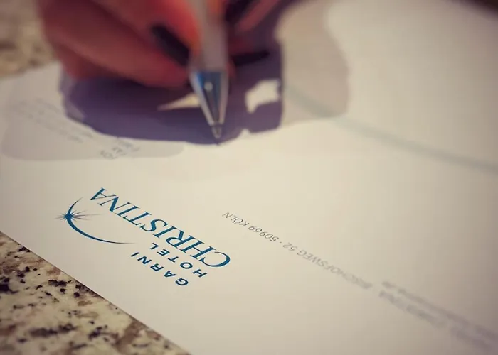 クリスティナ 3*